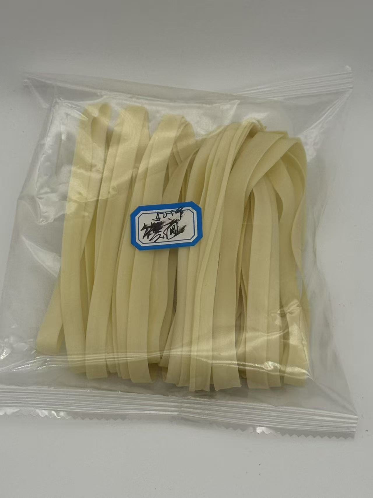 extra wide noodles واسعة جدا
