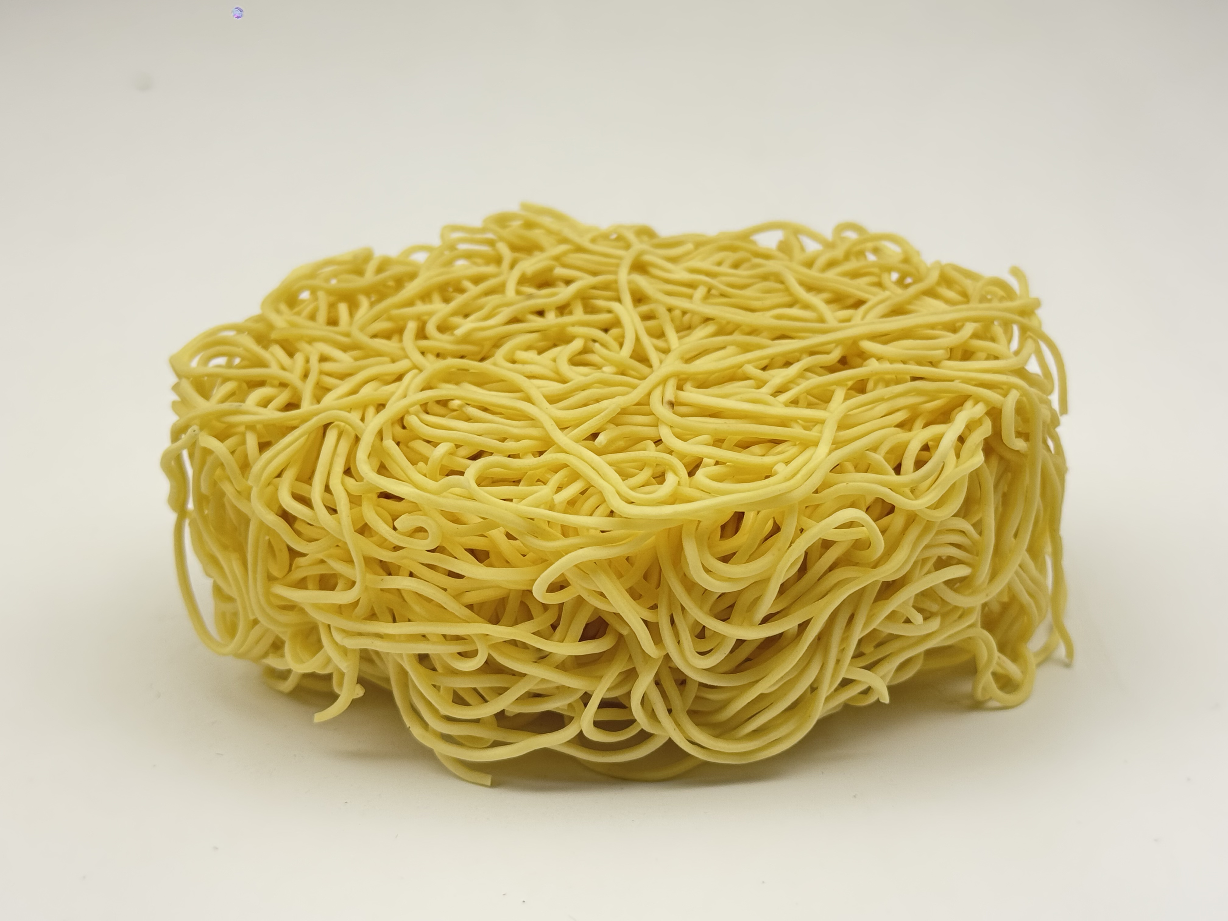 handmade egg noodles معكرونة البيض المصنوعة يدويًا