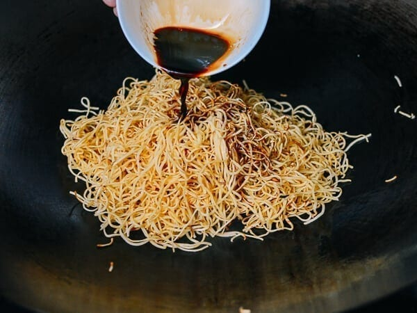 gluten free chow mein noodles خالية من الغلوتين تشاو مين نودلز