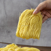تعبئة حقيبة Noodles الجميلة من قبل Liji Brand ، المعكرونة على الطراز الآسيوي المصنوع يدويًا للأسواق الفائقة