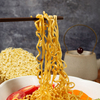 طعم Liji فريد من نوعه 5 دقائق الطهي Chow Mein One Box Wholesale Fried Fried Noodles Instant Noodles